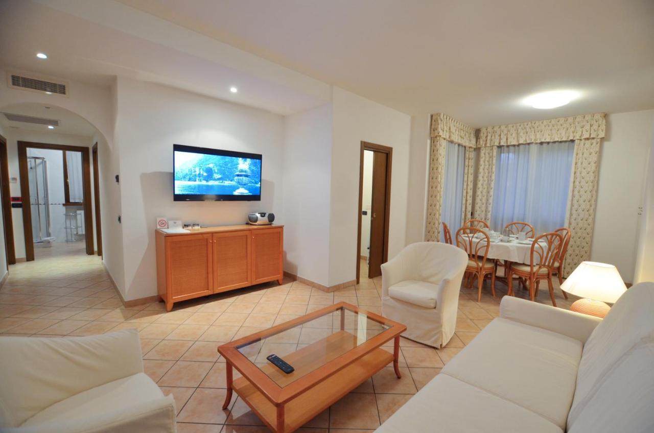 Residence Alle Palme Riva del Garda Exterior photo